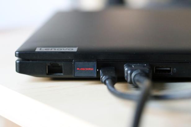 SanDisk Extreme Fit im Laptop