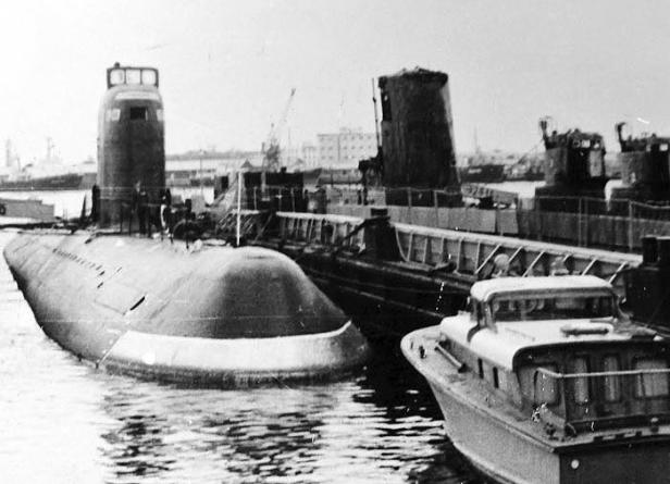 Das Atom-U-Boot K-27, als es noch im Dienst war.