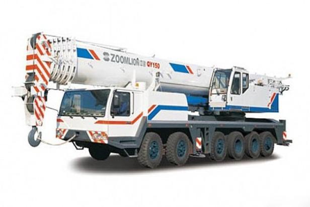 Zoomlion QY150 Mobilkran auf weißem Hintergrund