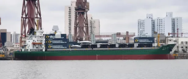 Das Containerschiff mit Drohnen.