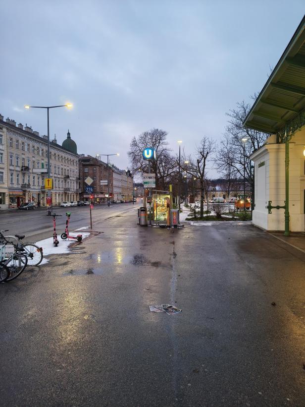 U-Bahn-Station in der Dämmerung