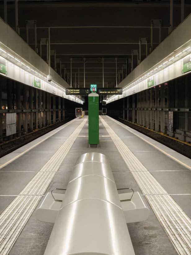 U-Bahn-Station in der Dämmerung