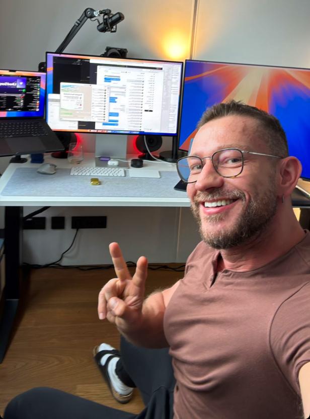 Ein Selfie von Peter Steinberger bei der Arbeit