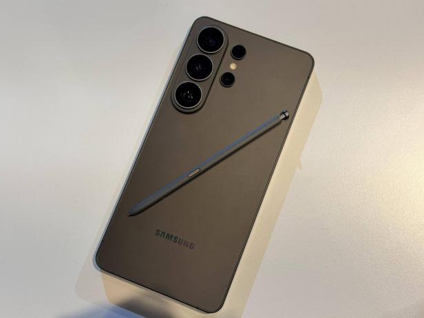 Galaxy S26 Hands-On