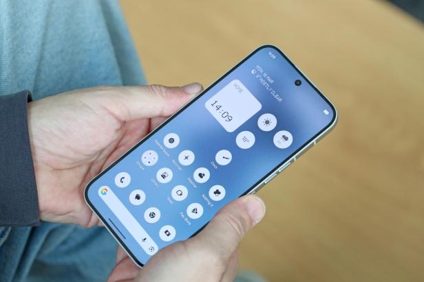 Nothing Phone (4a) Pro
