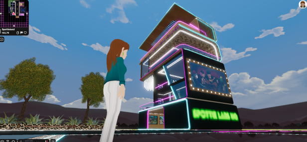 Der Avatar steht vor dem Spottie Lab HQ im Metaverse.