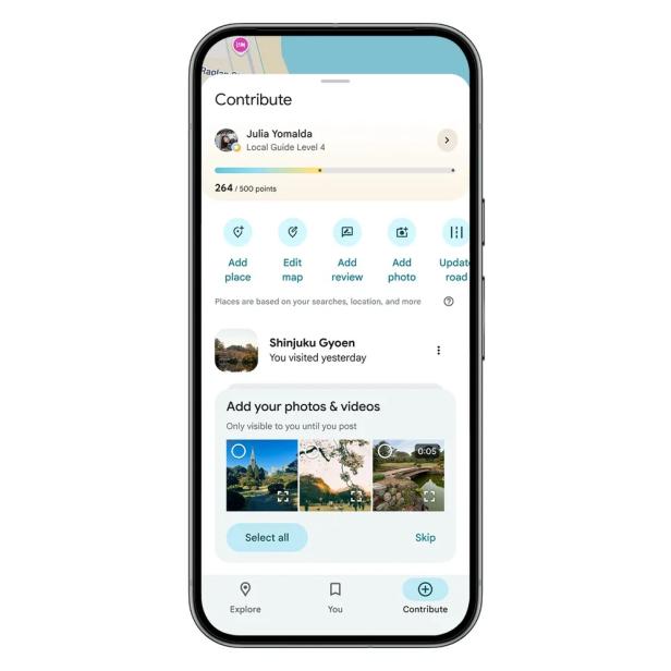 Die Google-Maps-App zeigt eine neue Funktion, mit der Nutzer Fotos und Videos von besuchten Orten wie dem Shinjuku Gyoen direkt hochladen können.