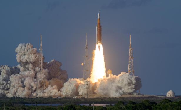 Start der SLS-Rakete