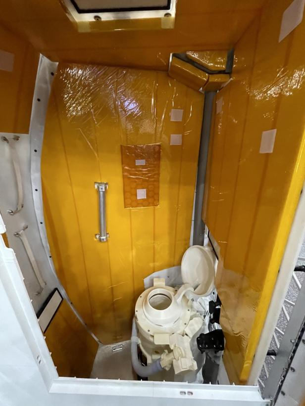 Mock-up der Orion-Toilette