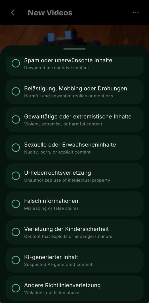 Report-Feature von Divine mit Optionen für Falschinformationen, Spam und KI-generierte Inhalte.