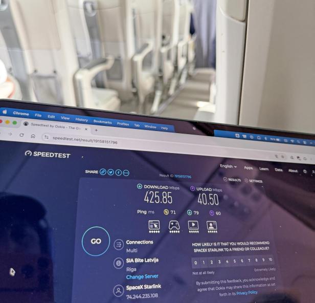 Speedtest zeigt Internetverbindung im Flugzeug