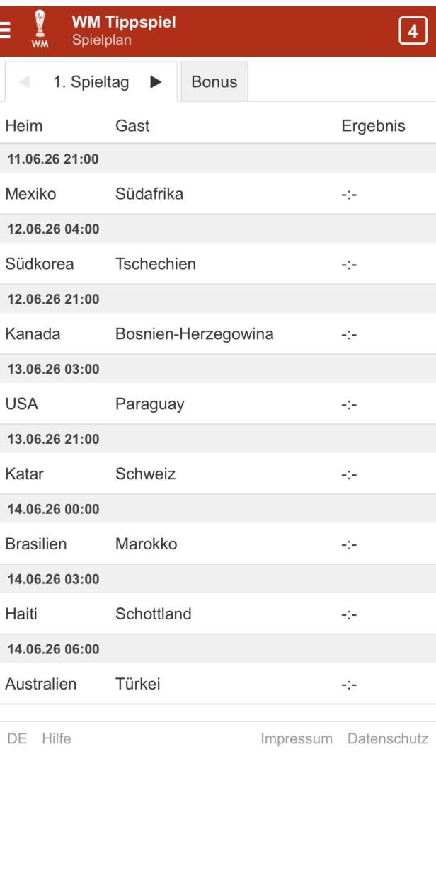 Übersicht der Spiele in der Kicktipp-App mit Uhrzeiten und Ergebnissen.