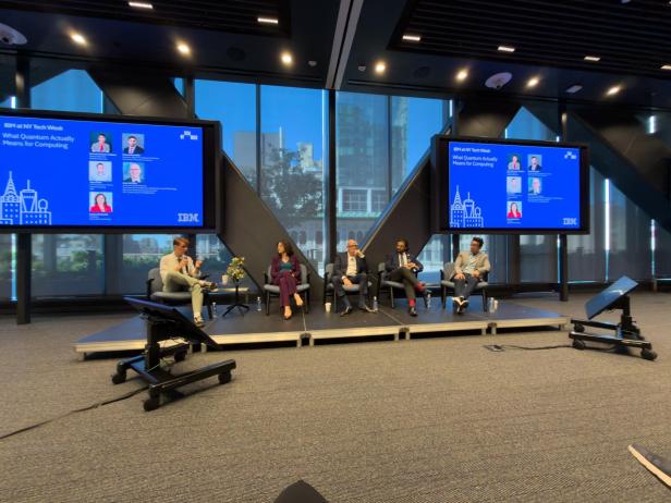 Journalistin Karmela Padavic-Callaghan (New Scientist) sprach mit Andrea Goldsmith (Stony Brook University), Juan de Pablo (NYU), dem Quantenforscher Osama Raisuddin und Jerry Chow (IBM) über die Zukunft von Quanten-Computing im Staat New York. 