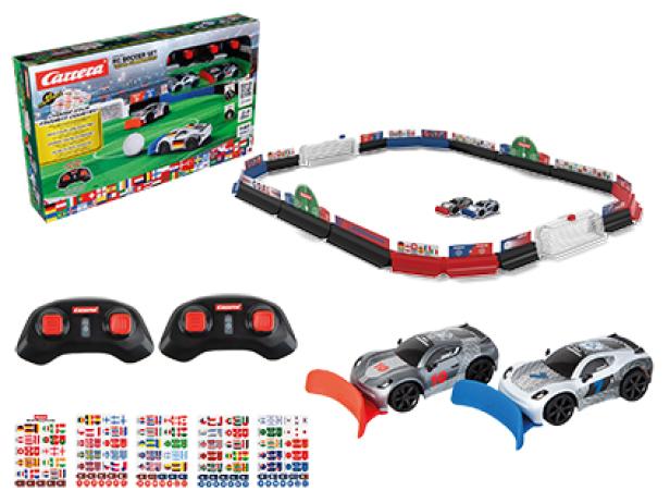 Carrera RC Soccer Set – World Championship Verpackung Controller, das Spielfeld und zwei Autos