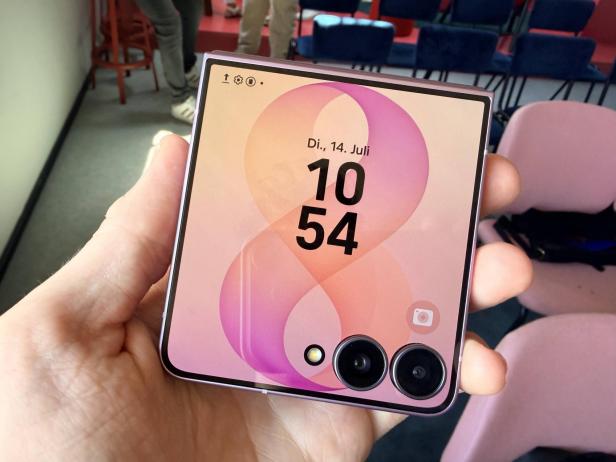 Galaxy Z Flip8