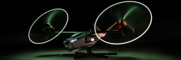 Modell eines unbemannten Kampfhubschraubers steht vor schwarzem Hintergrund