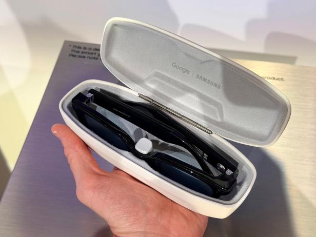 Samsung KI-Brille im Case
