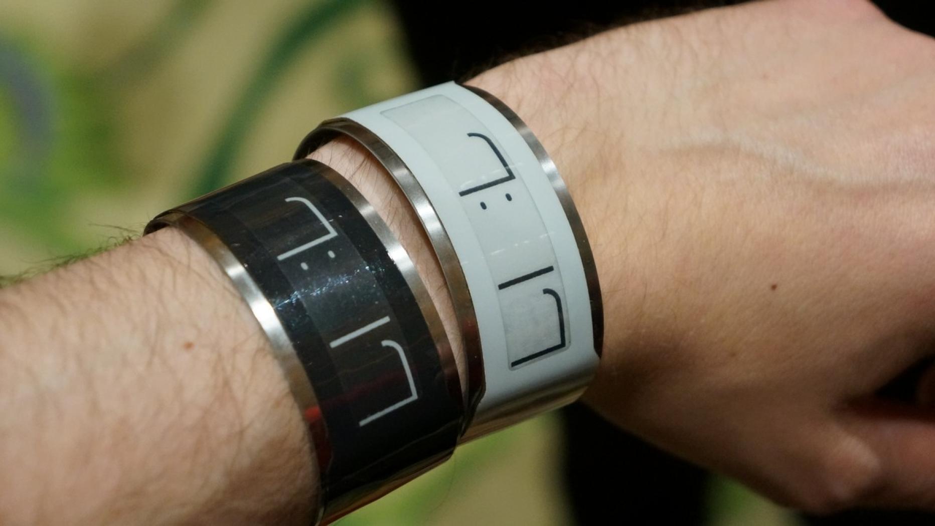 Die dünnste Uhr der Welt mit ePaperDisplay