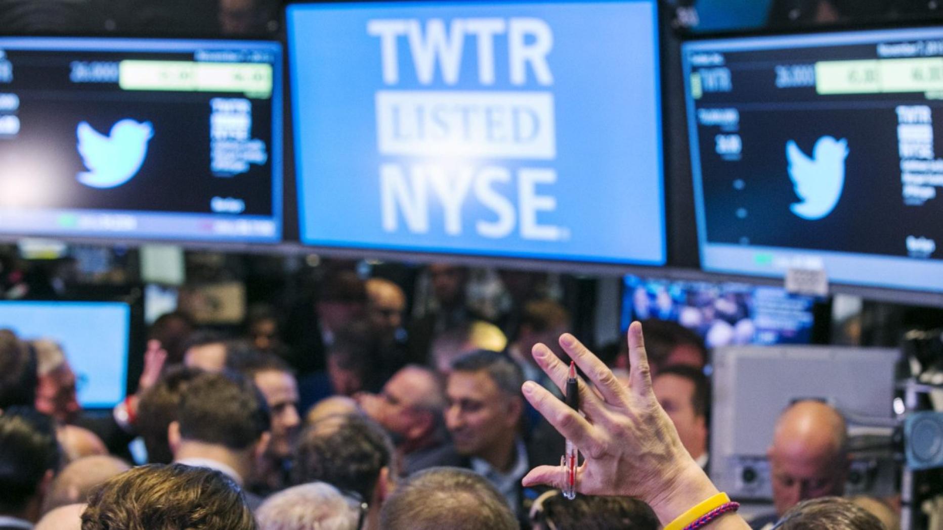 Public twitter. Twitter IPO. Reuters терминал. TWTR NYSE 2013. Reuters News Feed.