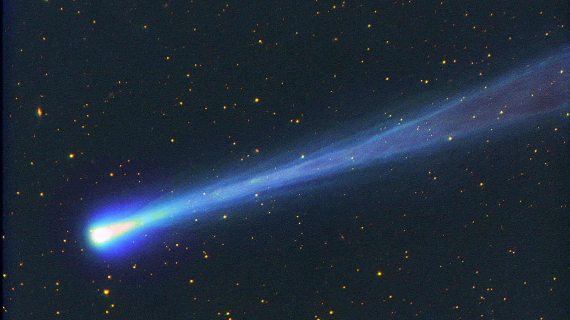 Почему у кометы хвост. Комета Галлея. Хвост кометы. Кометы астрономия.