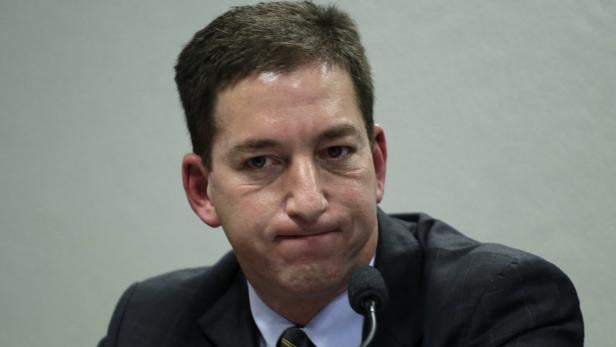 NSA-Enthüller Glenn Greenwald bekam zusammen mit seinen Kollegen einen Preis in den USA überreicht.