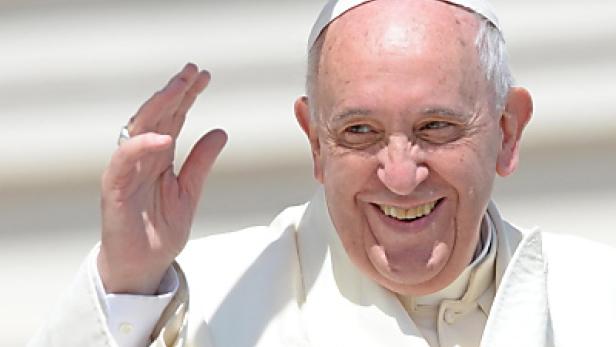Sonntag Ab 10.15 Uhr spricht Papst Franziskus in Rom den österlichen Segen. Wenn die Worte „Urbi et orbi“ über dem Petersplatz ertönen, ist man mit ORF2 auch in den eigenen vier Wänden live dabei.  