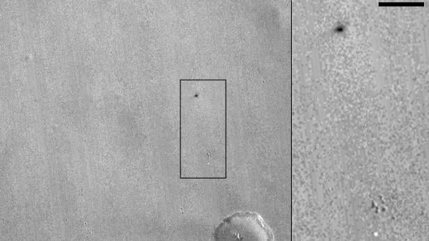 Die Absturzstelle der ExoMars-Sonde Schiaperelli. Rechts die vergrößerte Darstellung