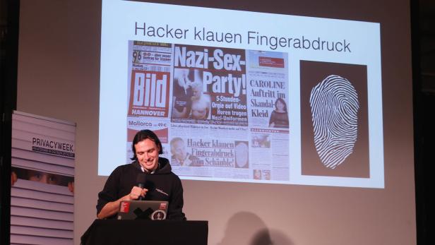 Starbug bei seinem Vortrag „Passwort, Chip oder Biometrie?“ bei der Privacy Week in Wien.