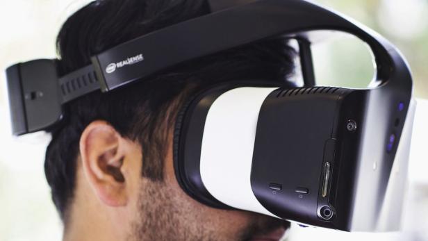 Intel Virtual-Reality-Brille