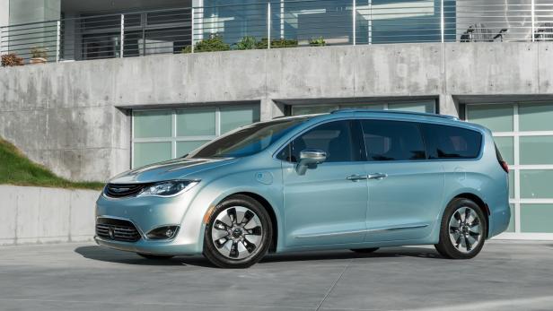 Google wird 100 Chrysler Pacifica anschaffen, um sie zu selbstfahrenden Autos umzubauen