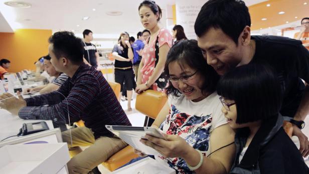 Die ersten Käufer des neuen Apple-Tablets in Singapur