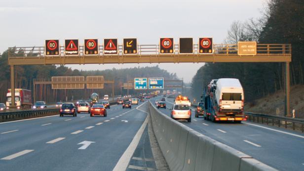Forster Verkehrs- und Werbetechnik stellt unter anderem LED-Wechselverkehrszeichen...
