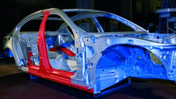 Das Verfahren ermöglicht leichtere korrosionsgeschützte Bauteile für die Automobilindustrie. 