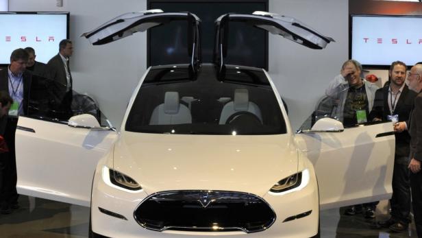 Neue Tesla-Besitzer müssen künftig mehr für ihre Service-Leistungen zahlen.
