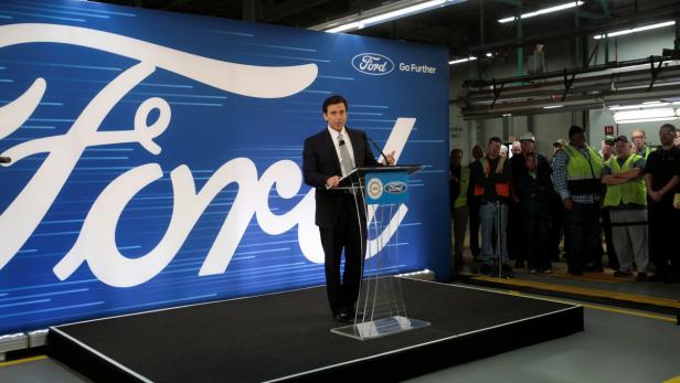 Ford-CEO Mark Fields bei seiner Ankündigung in der Fabrik Flat Rock, Michigan, USA