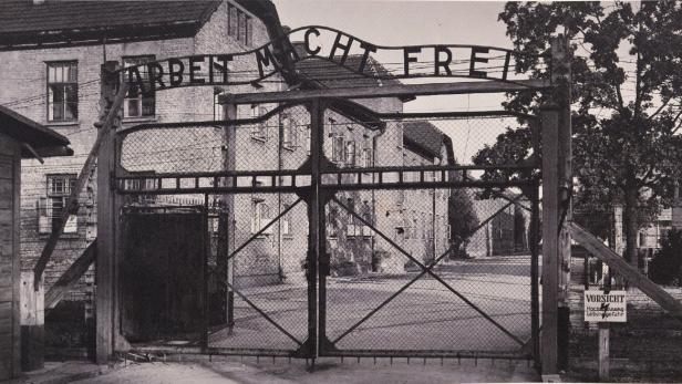 Eingangstor des KZ Auschwitz