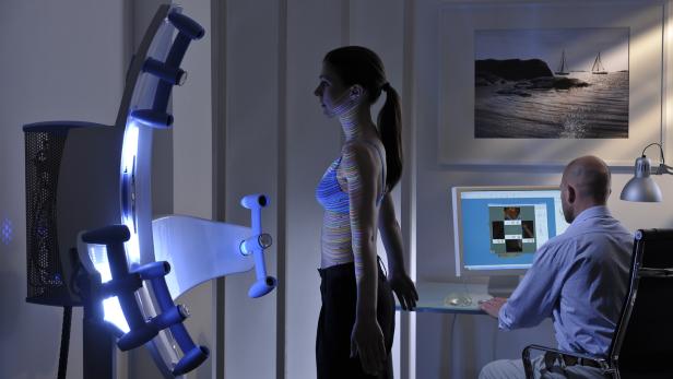 Beim 3D-Scan wird der Körper mit vier Kameras abfotografiert