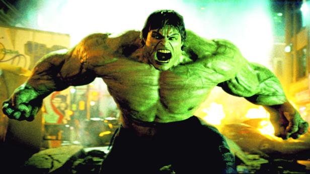 Ein bisschen mehr Comic-Action? Der unglaubliche Hulk (Vox, 20.15 Uhr) ist Ang Lees Verfilmung des berühmten Comic-Stoffes rund um Bruce Banner (Edward Norton), der sich in das grüne Monster verwandelt.