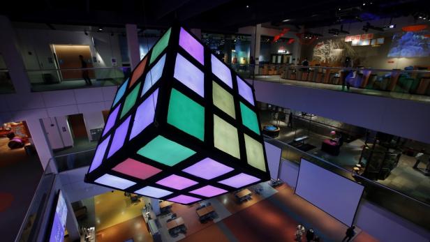 Rubik-Würfel-Ausstellung im Liberty Science Center in Jersey City, New Jersey