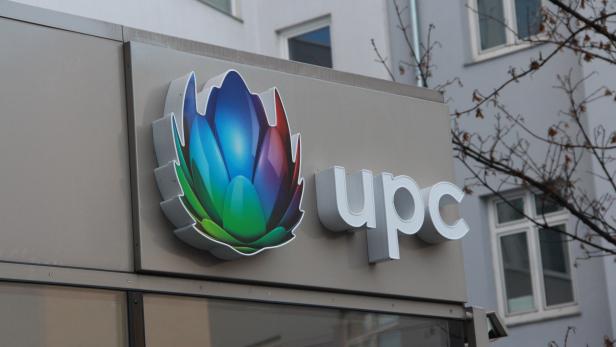 UPC Logo auf Gebäude