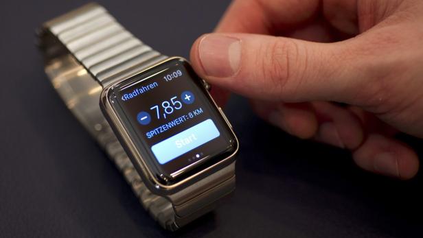 Die Apple Watch konnte am Freitag in ersten Stores in Deutschland ausprobiert werden.