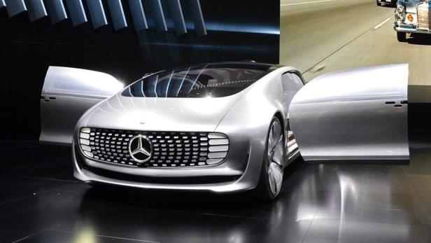 Daimler stellte 2015 seinen autonomen Mercedes F015 vor. Nokia Here könnte fahrerlosen Autos sehr helfen