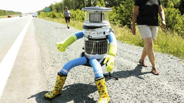 Der Roboter hitchBOT geht auf eine 6000 Kilometer lange Reise