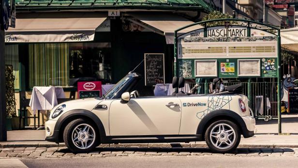 Im Sommer bringt DriveNow neue Mini Cabrios auf Wiens Straßen