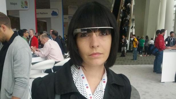 futurezone-Chefin mit Google Glass