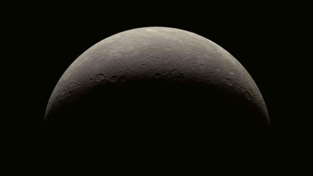 Merkur, der kleinste Planet unseres Sonnensystems, aufgenommen von der NASA-Raumsonde MESSENGER im Vorbeiflug.