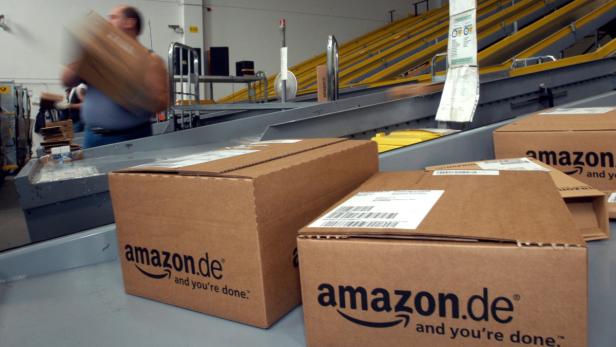 Deutsche Bücher sollen künftig aus dem Ausland verschickt werden, plant Amazon im Streit mit der Gewerkschaft.