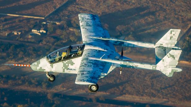 AHRLAC, Südafrikas erstes Flugzeug aus Eigenproduktion