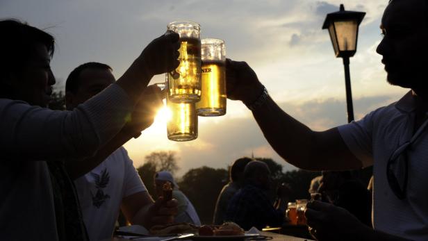 Inder müssen gut 50 Minuten arbeiten, um sich eine Halbe Bier leisten zu können. US-Amerikaner hingegen nur fünf.