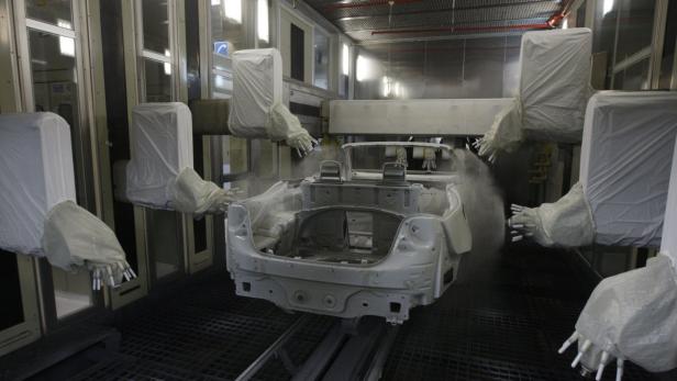 Roboter ersetzen Menschen in Fabriken
